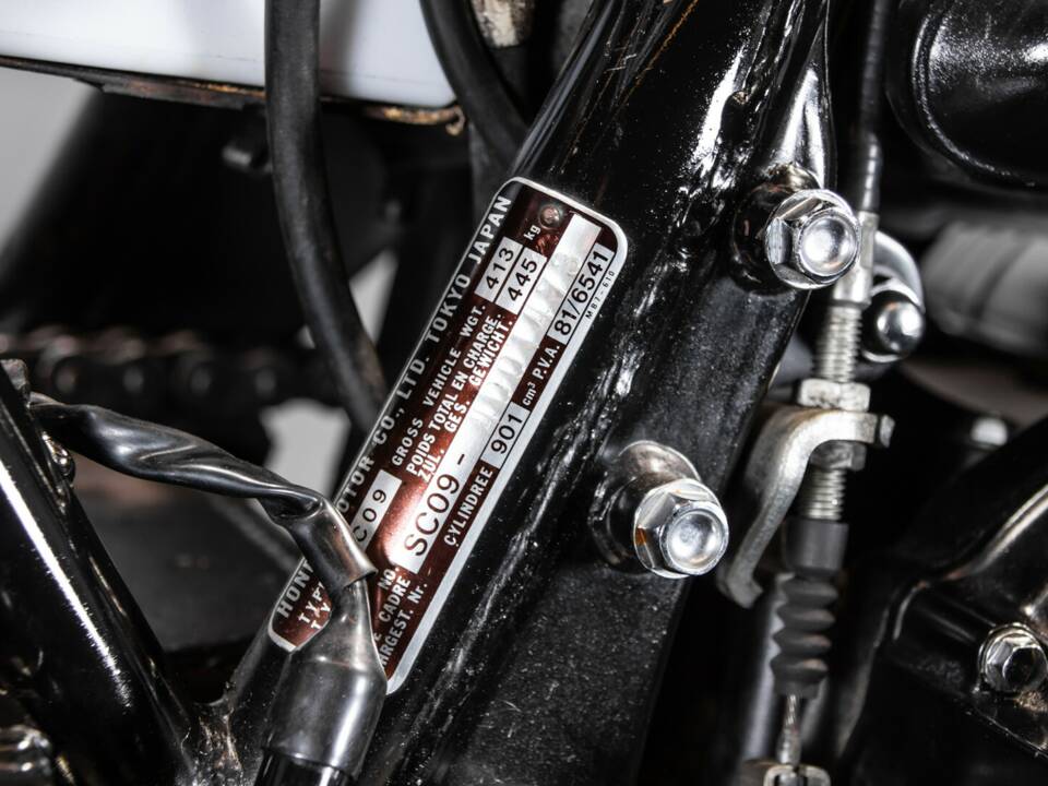 Imagen 23/27 de Honda CB 900 F Bol d'Or (1982)