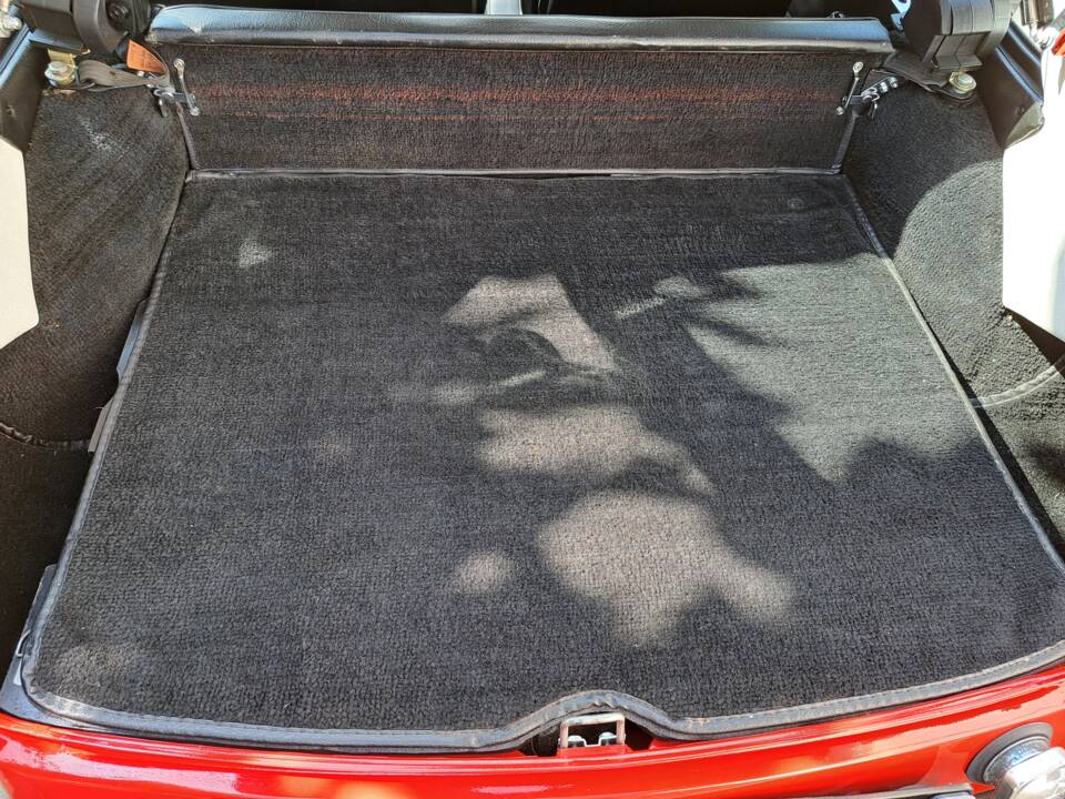 Trunk and spare wheel