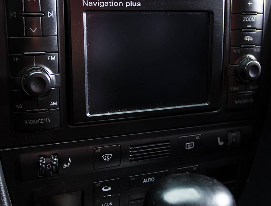 Image 18/33 de Audi S6 Avant (2000)