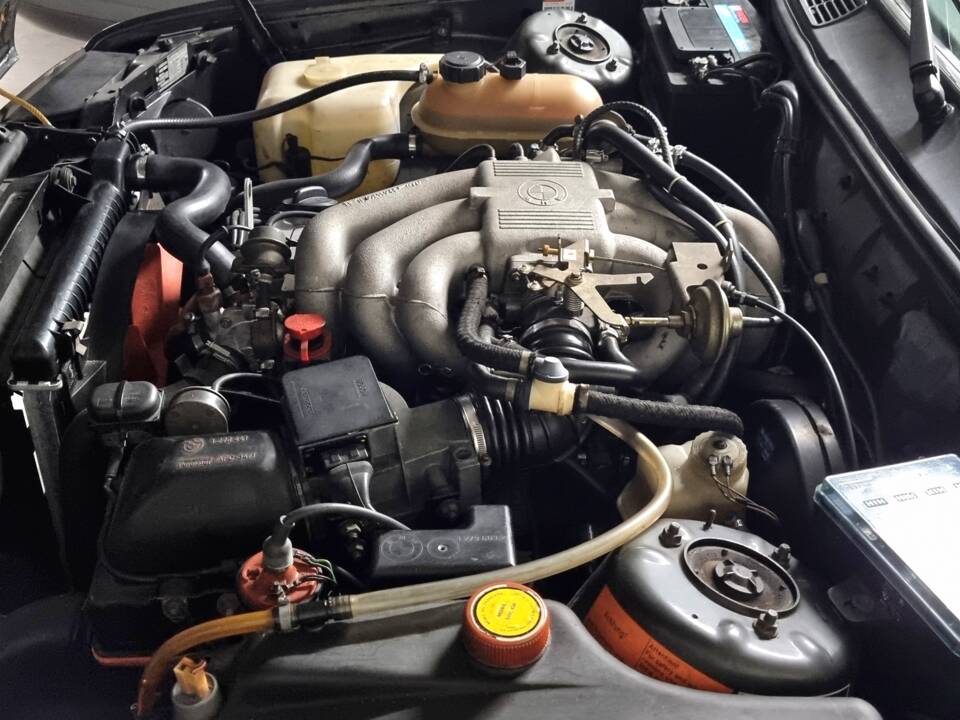 Image 9/100 of BMW 323i (1984)