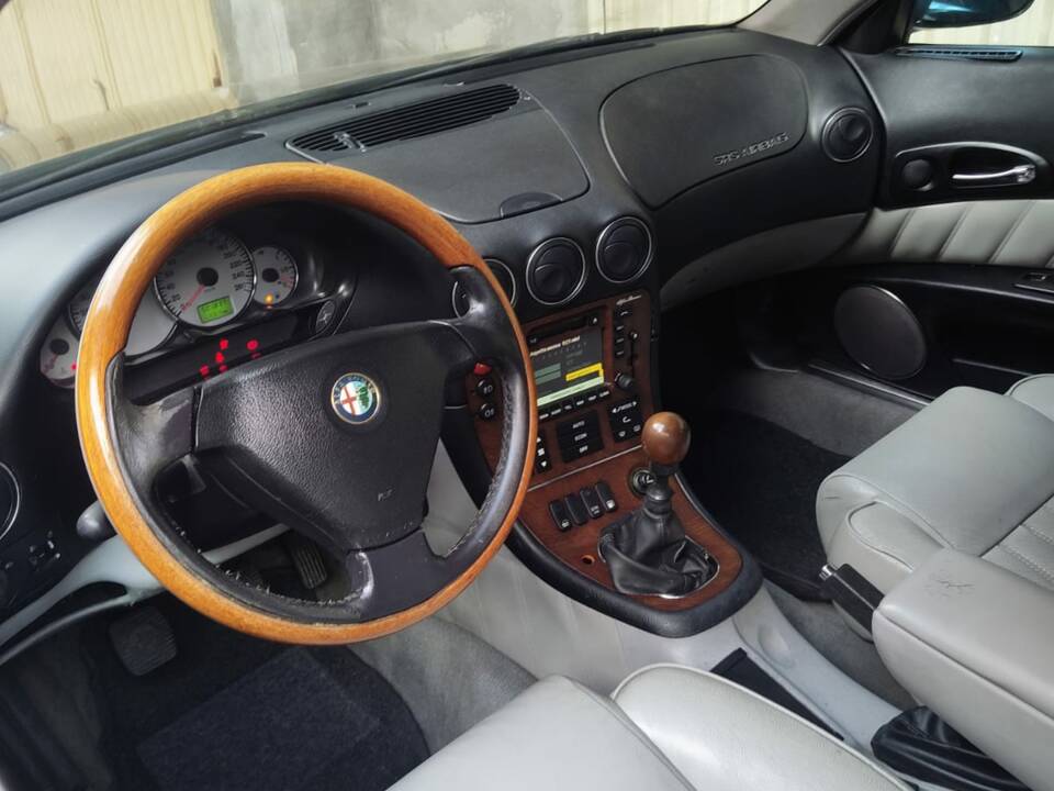 Image 9/50 de Alfa Romeo 166 2.5i V6 24V (2001)