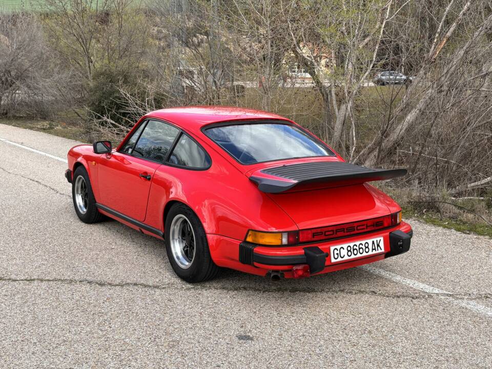 Image 6/8 of Porsche 911 Turbo 3.3 (1984)