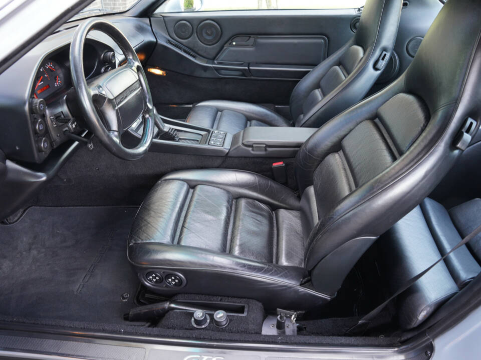 Immagine 36/50 di Porsche 928 GTS (1993)