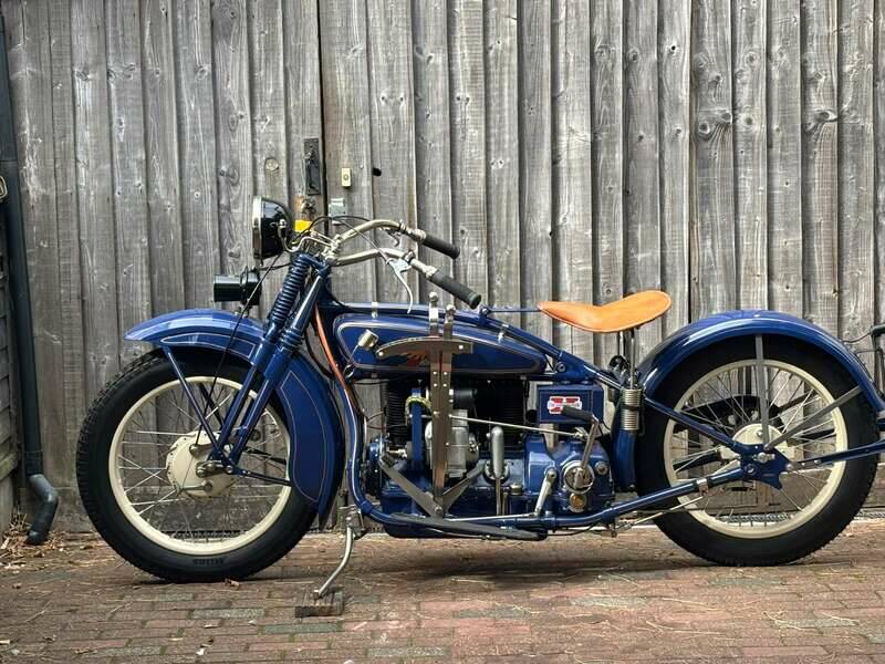 Image 3/15 of Henderson De Luxe 1200 (1928)