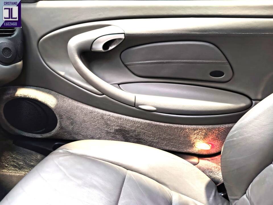 Bild 31/93 von Porsche 911 Carrera 4 (1998)
