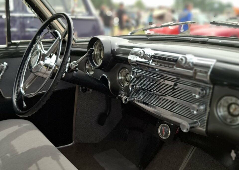 Image 2/8 of Buick Super (1950)