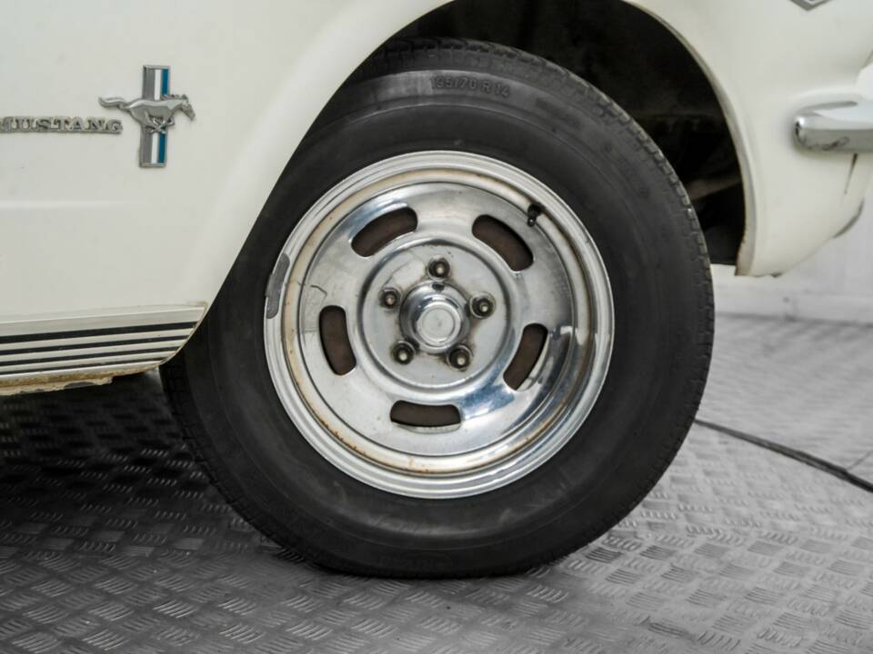 Image 46/50 de Ford Mustang 289 (1900)
