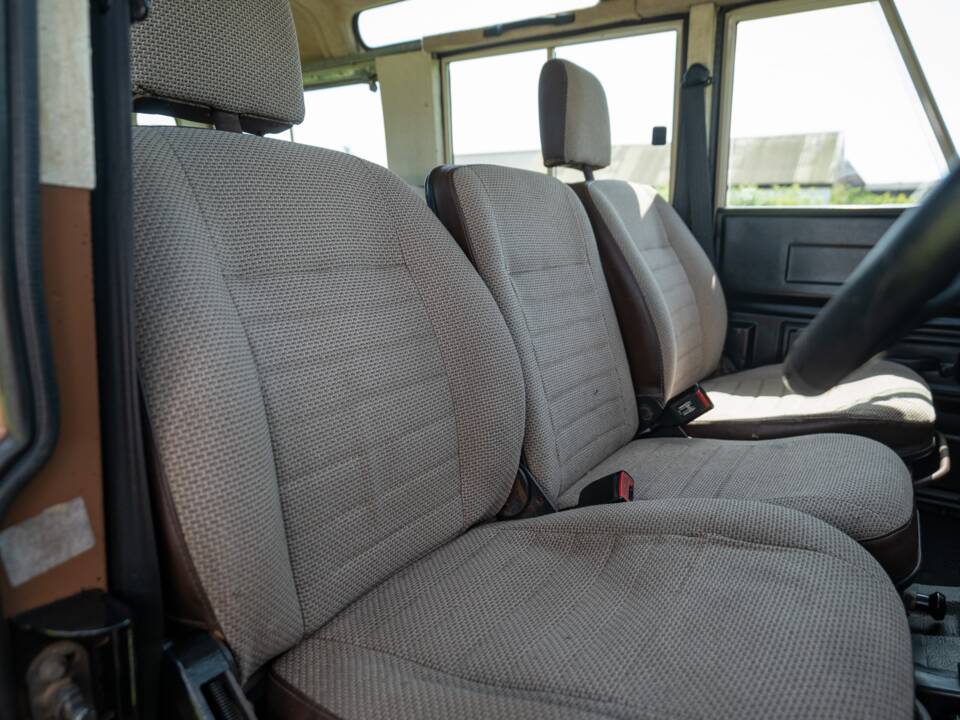 Image 31/33 of Land Rover Defender 110 (1983)