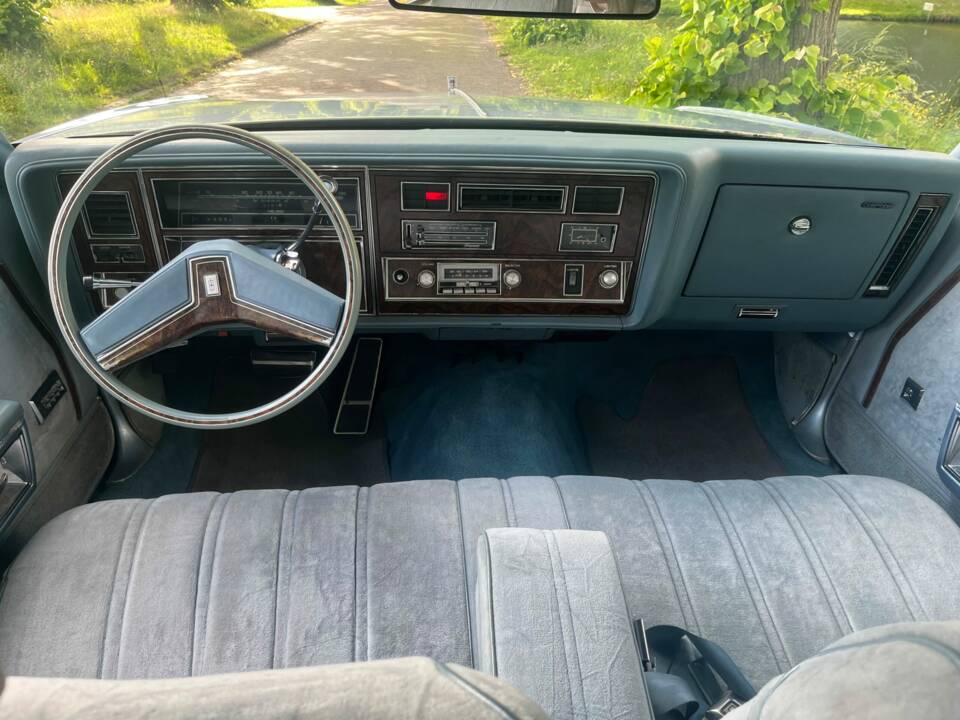 Bild 4/5 von Oldsmobile Delta 88 Royale (1979)