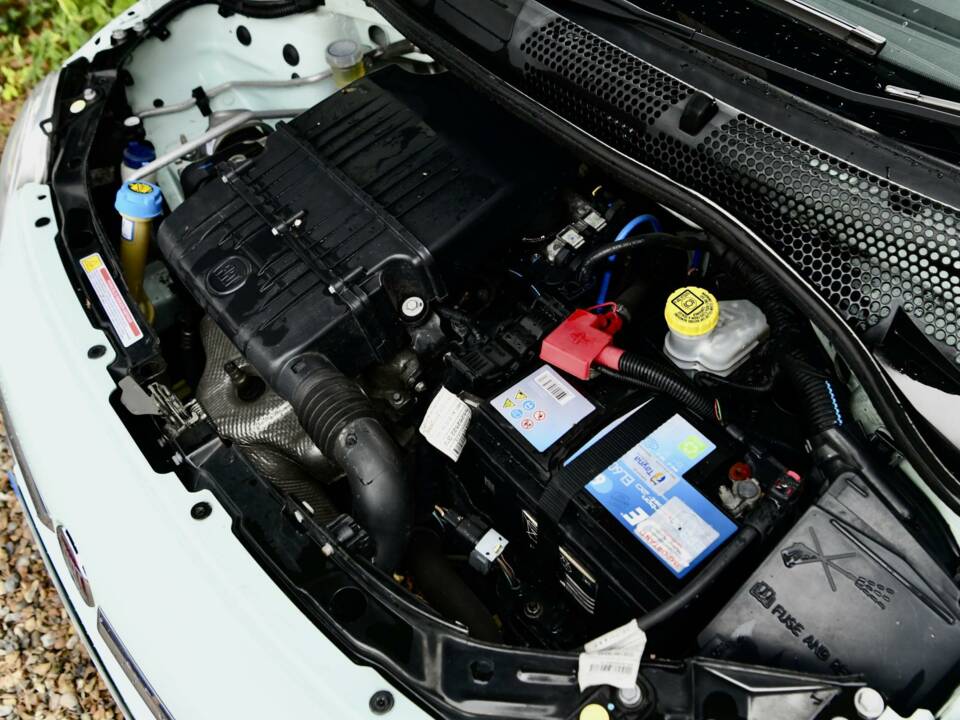 Image 38/45 of FIAT 500 C (2015)