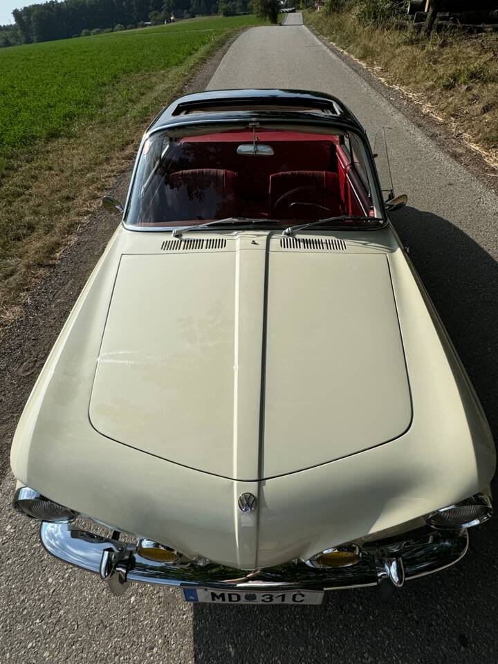 Image 24/45 of Volkswagen Karmann Ghia 1600 L (1966)