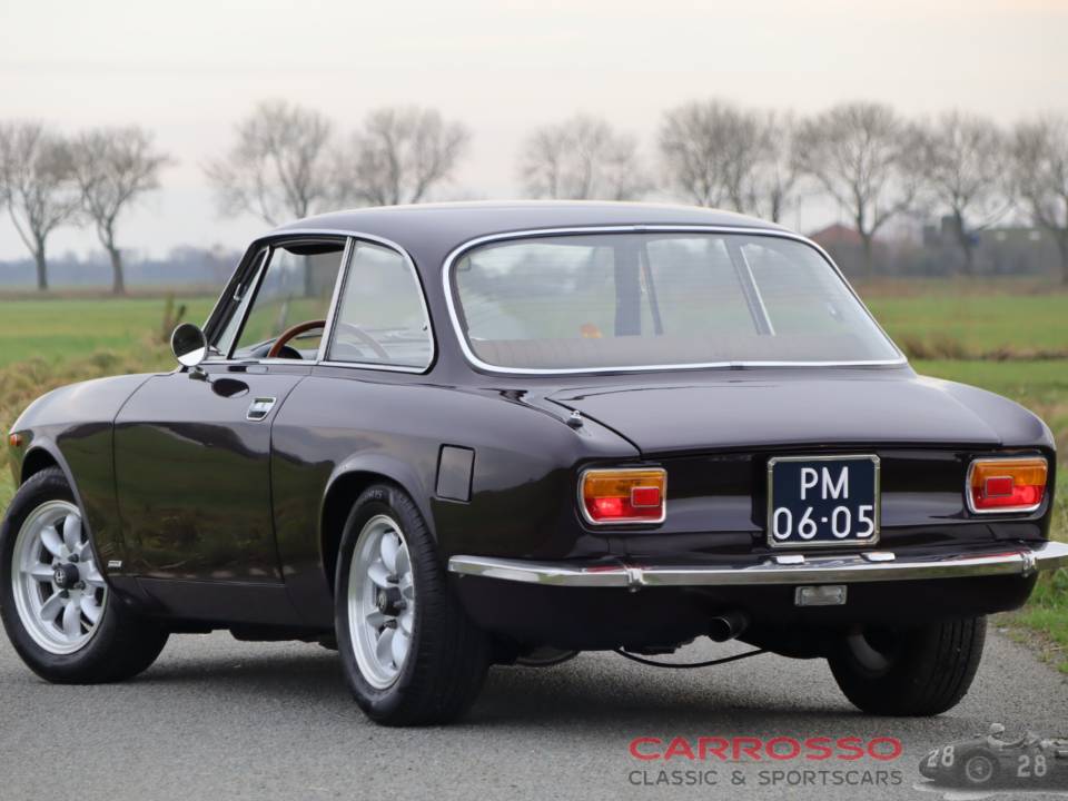 Bild 39/40 von Alfa Romeo Giulia GT 1300 Junior (1972)