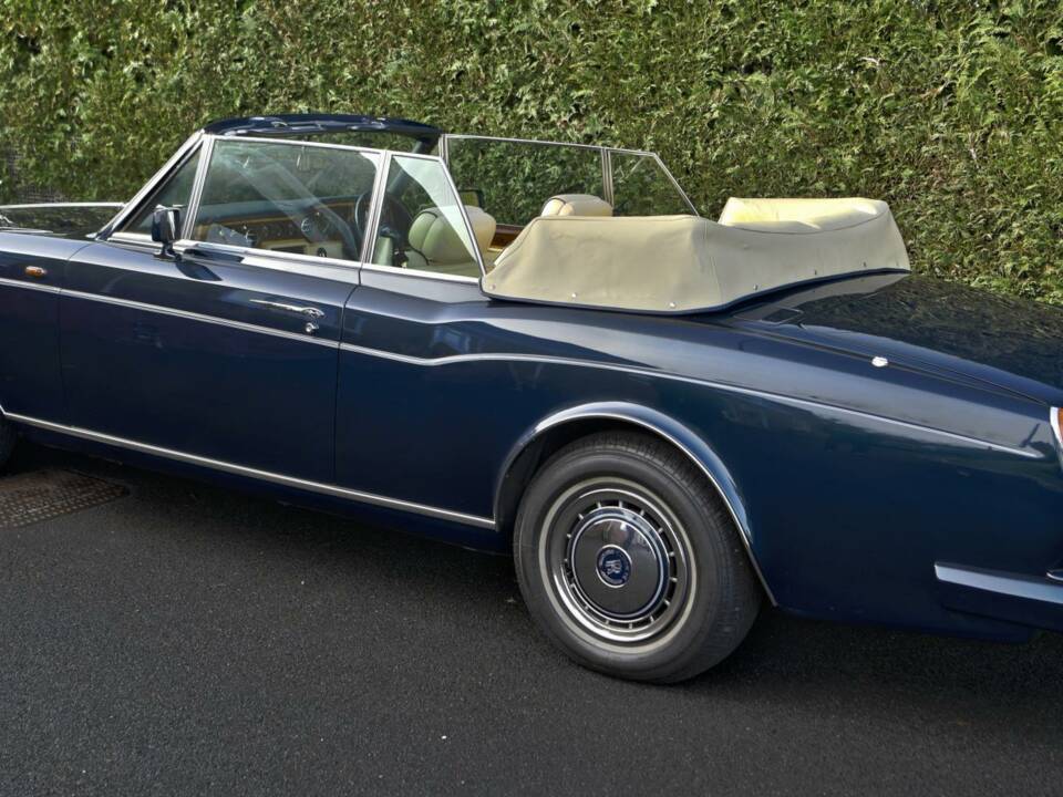 Image 11/50 of Rolls-Royce Corniche III (1990)