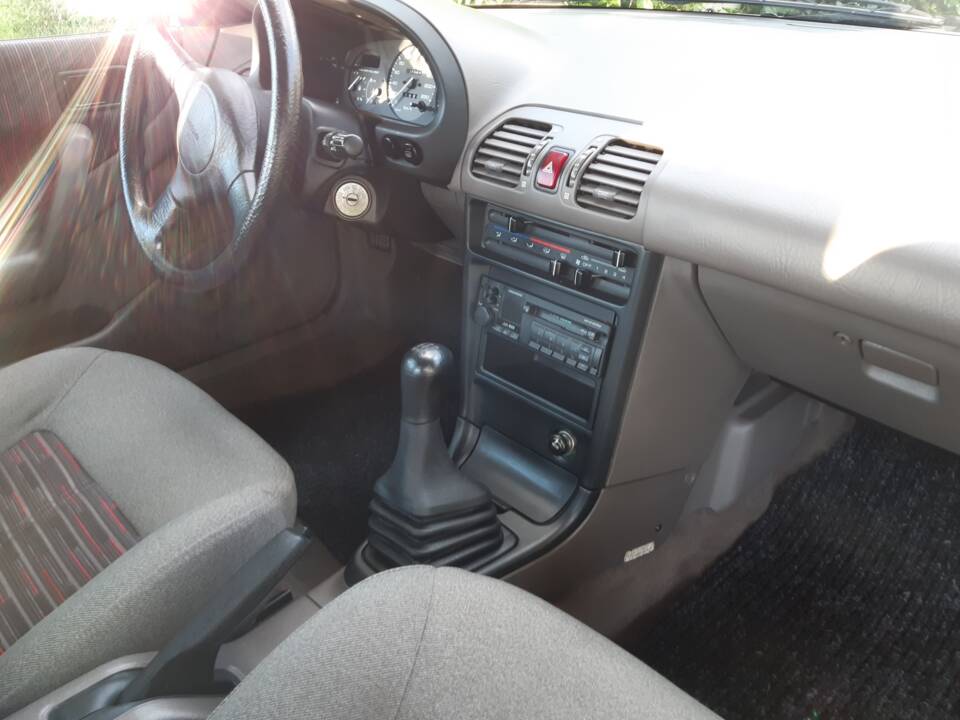 Bild 14/20 von Mazda 323F 1.6 16V (1993)