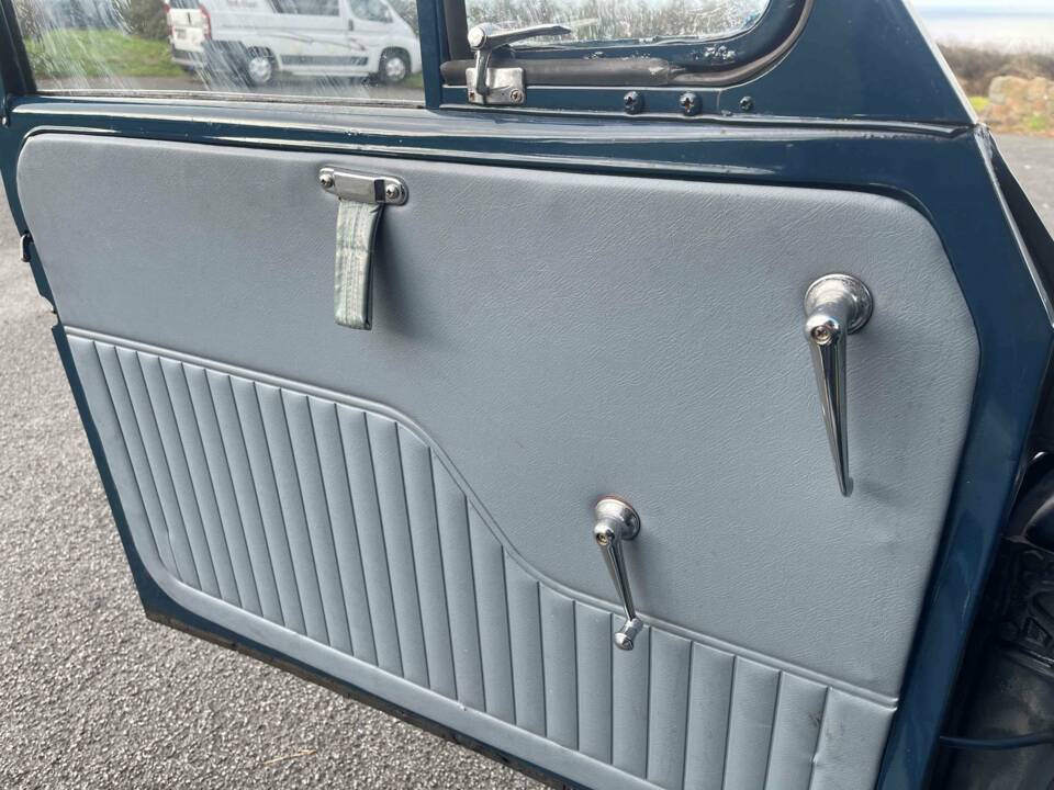 Immagine 9/12 di Morris Minor 1000 (1966)