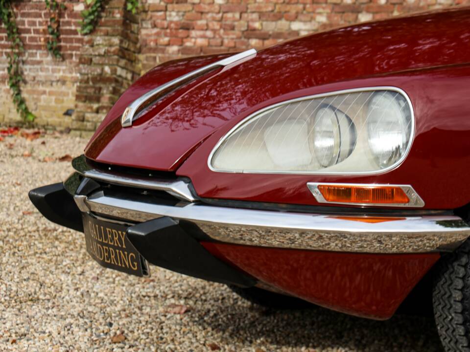 Image 25/50 de Citroën DS 21 (1971)
