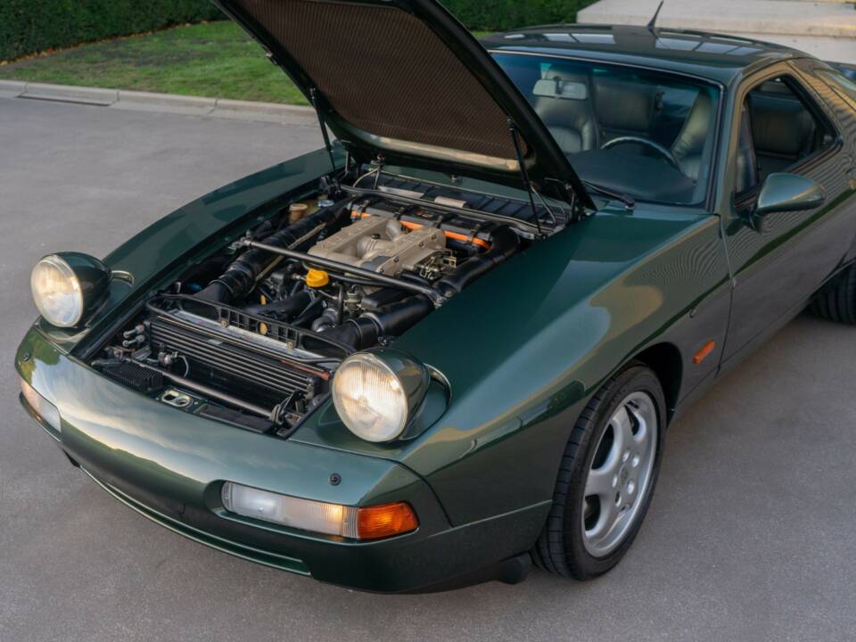Afbeelding 42/46 van Porsche 928 GTS (1993)