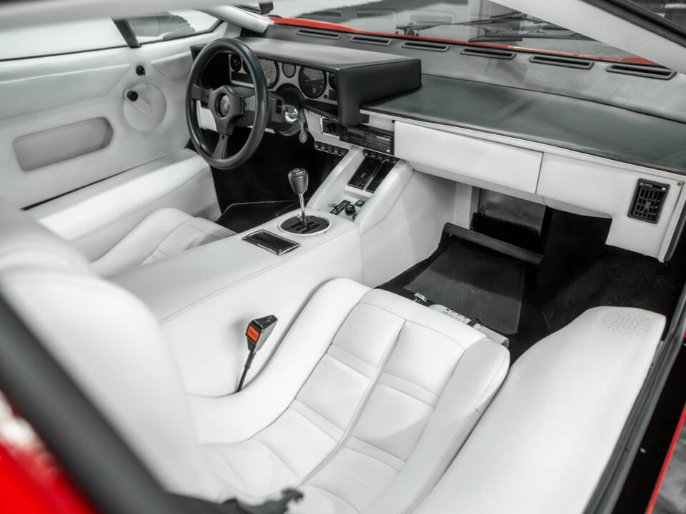 Image 13/50 of Lamborghini Countach LP 5000 S QV (1988)