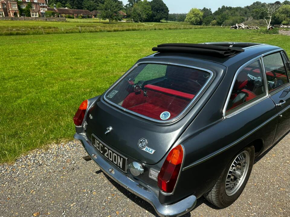 Image 11/38 of MG MGB GT V8 (1974)