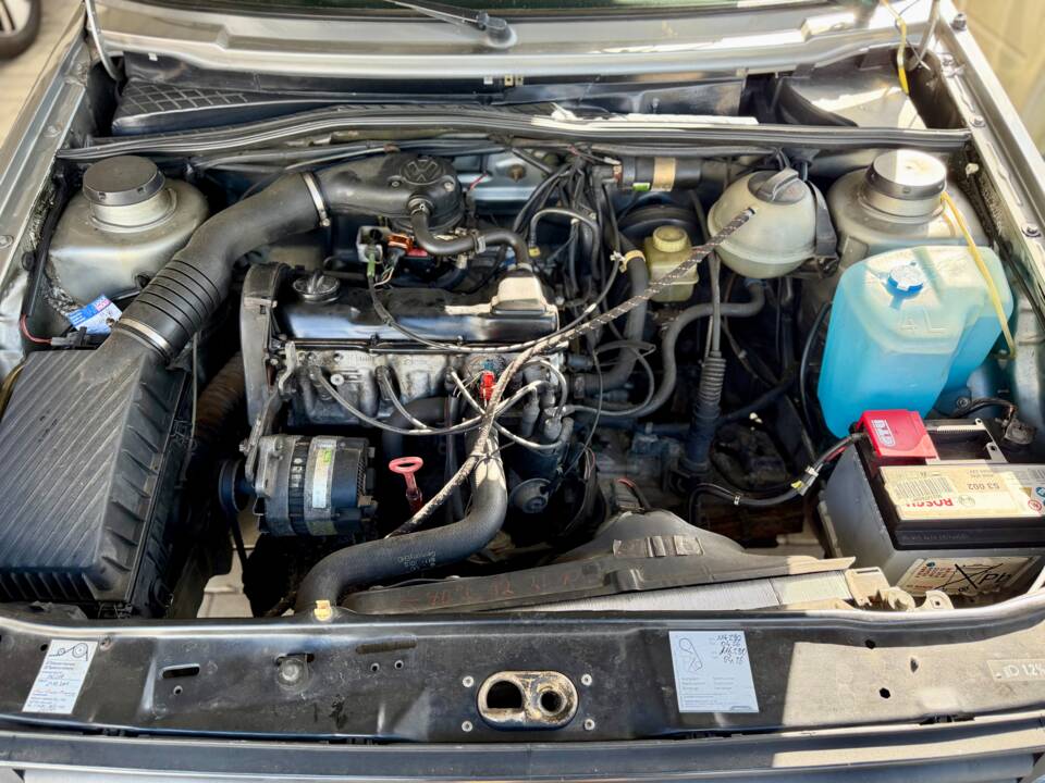 Image 15/17 of Volkswagen Golf Mk II 1.8 (1990)