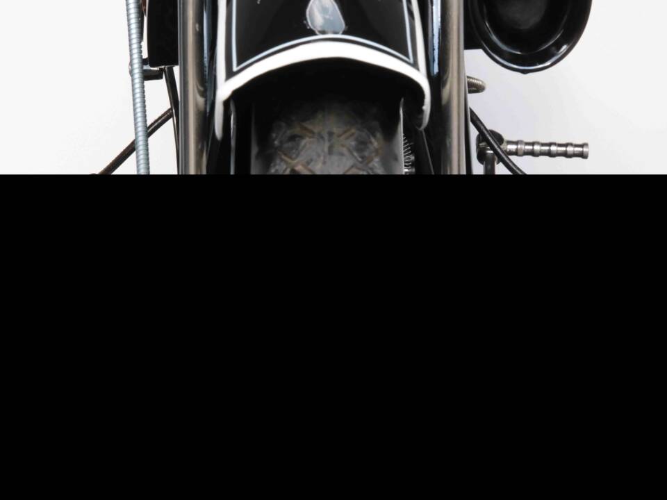Image 36/98 of BMW R 32 (1925)