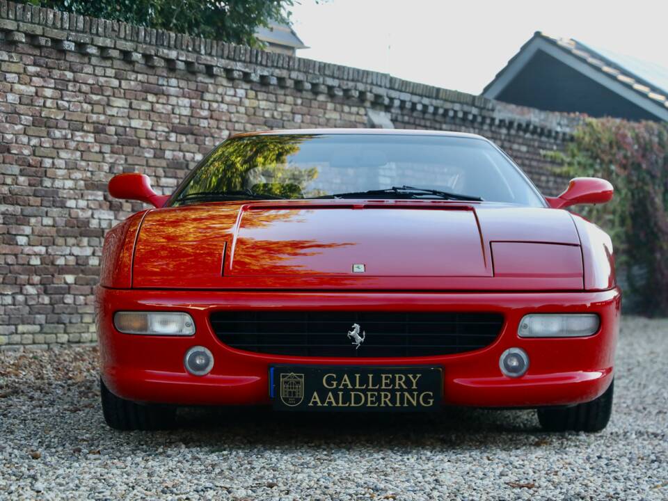 Image 5/50 de Ferrari F 355 Berlinetta (1996)