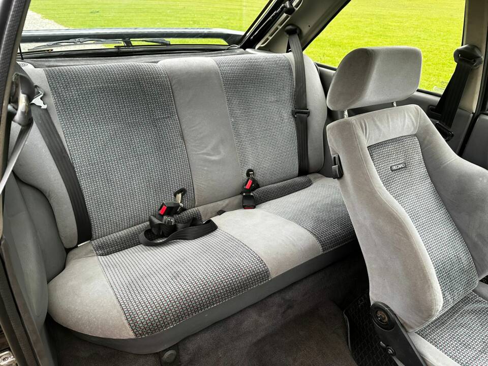 Image 23/38 de Ford Escort turbo RS (1990)