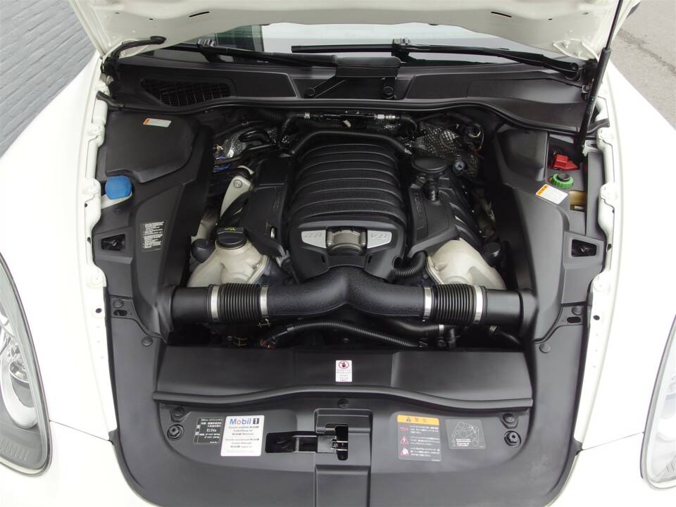 Bild 89/99 von Porsche Cayenne S (2010)