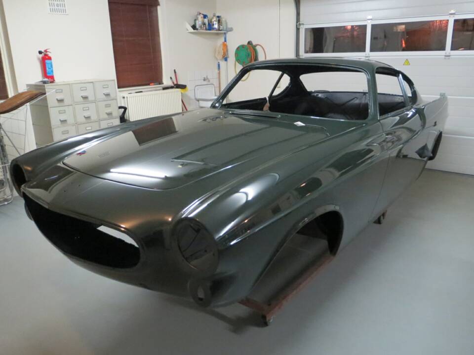 Image 12/50 of Volvo 1800 S (1968)