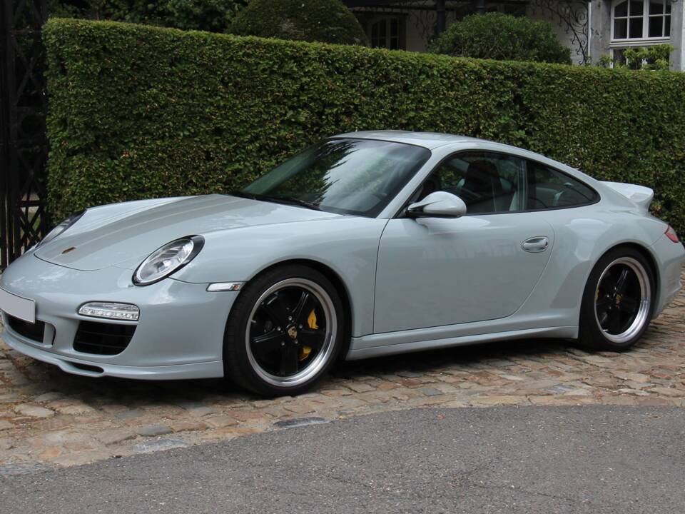 Image 2/10 de Porsche 911 Sport Classic (2010)