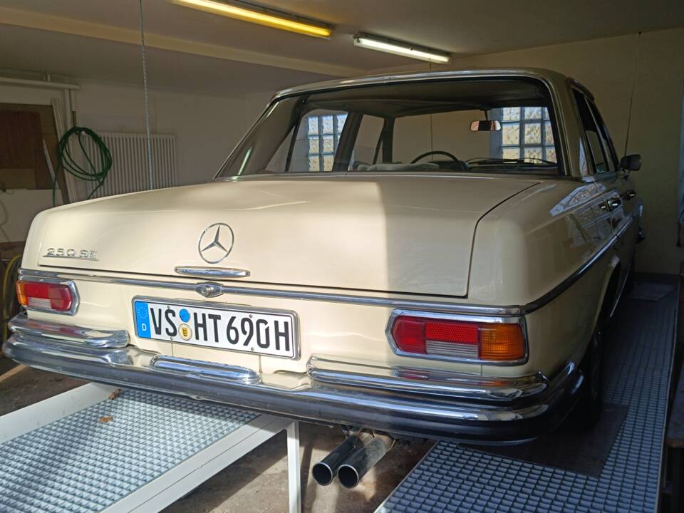 Bild 2/7 von Mercedes-Benz 250 SE (1966)