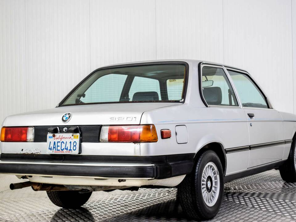 Image 21/50 of BMW 320i (1981)
