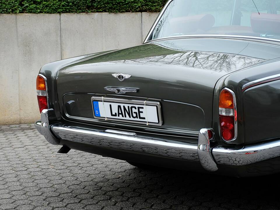 Image 6/48 of Bentley T 1 (1967)