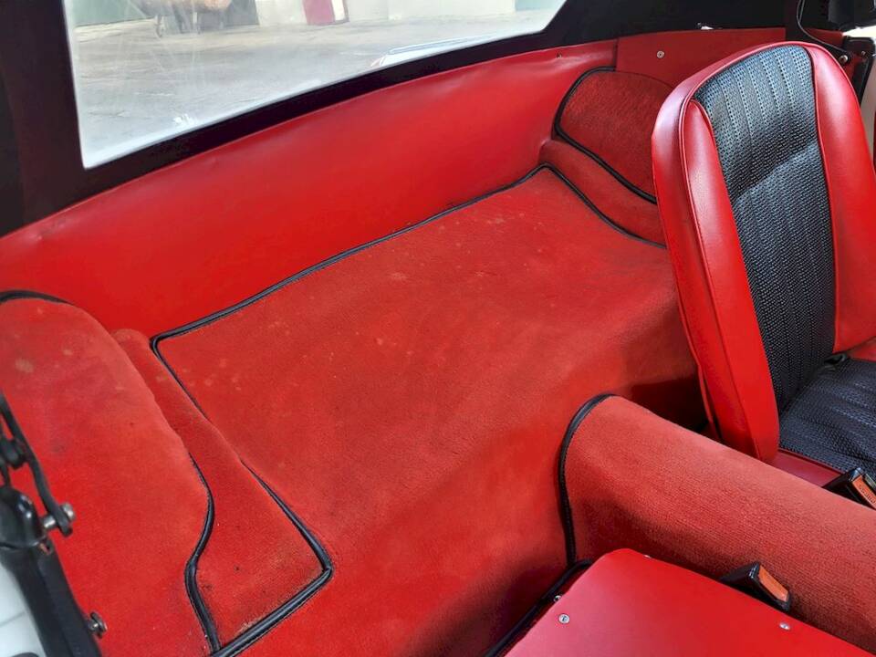 Immagine 27/33 di Innocenti Spider S (1963)