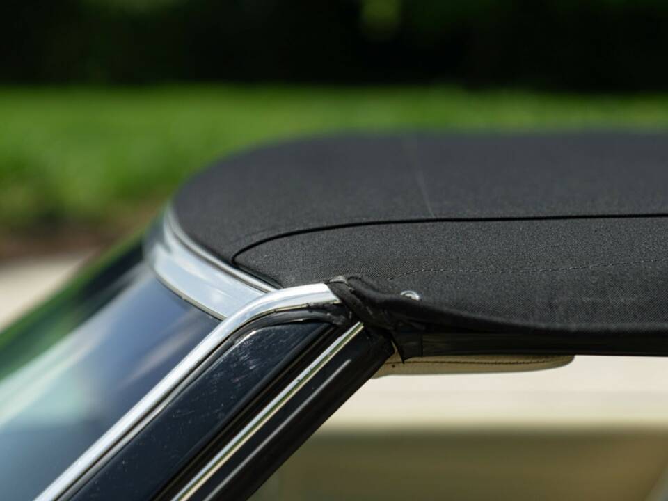 Image 28/50 of Mercedes-Benz 300 SL (1986)