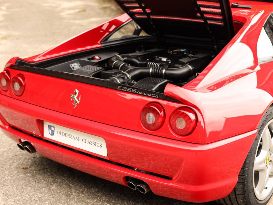 Image 37/93 of Ferrari F 355 Berlinetta (1997)
