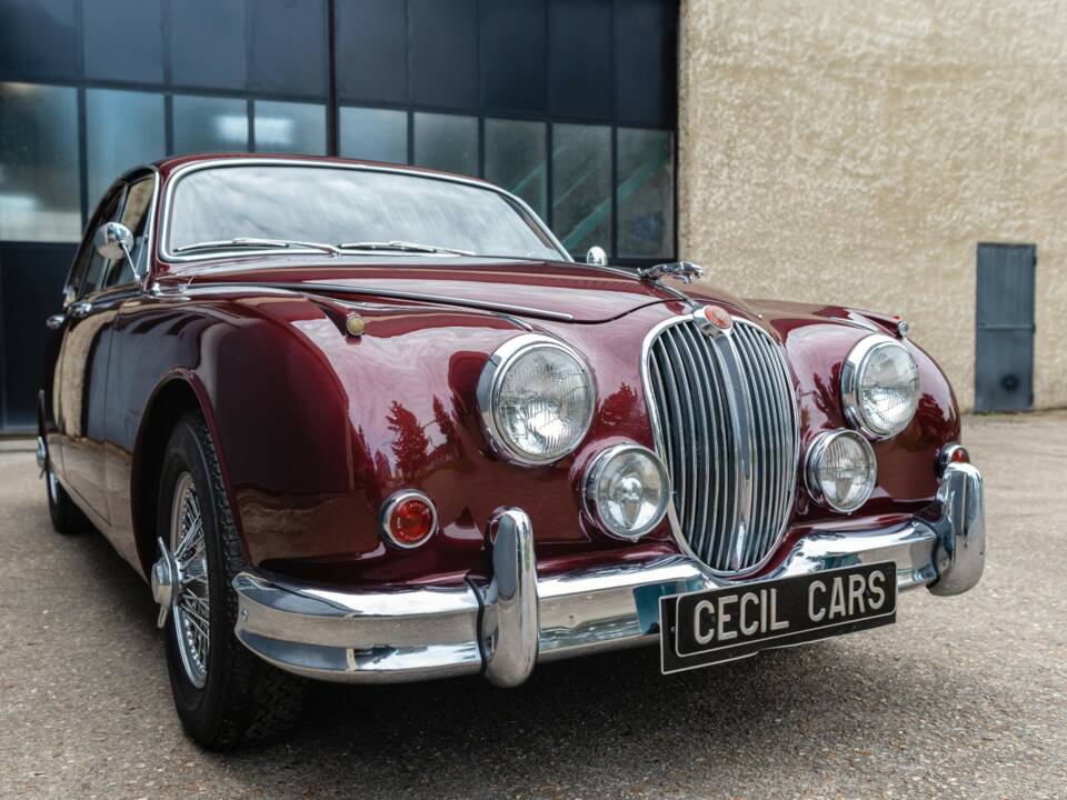 Image 14/49 of Jaguar Mk II 3.4 (1967)