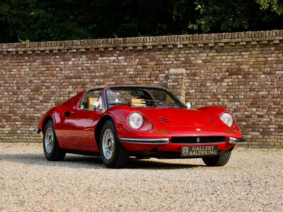 Image 35/50 of Ferrari Dino 246 GTS (1974)