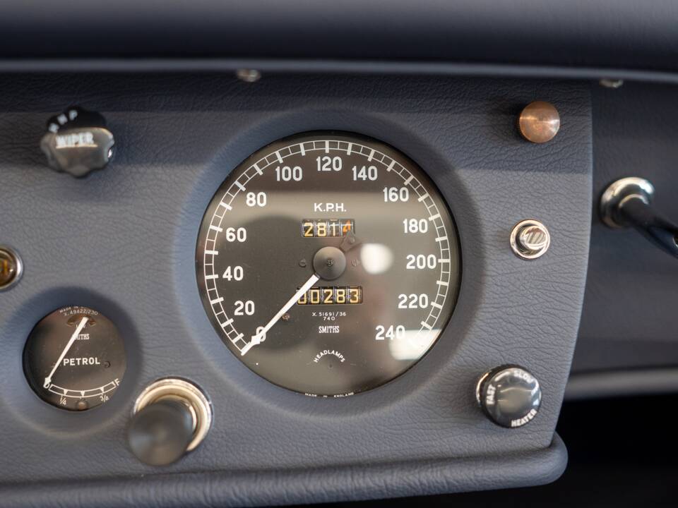 Immagine 49/62 di Jaguar XK 140 OTS (1954)