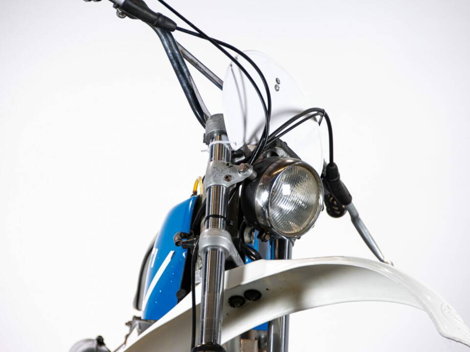 Image 34/50 of Ducati DUMMY (1976)