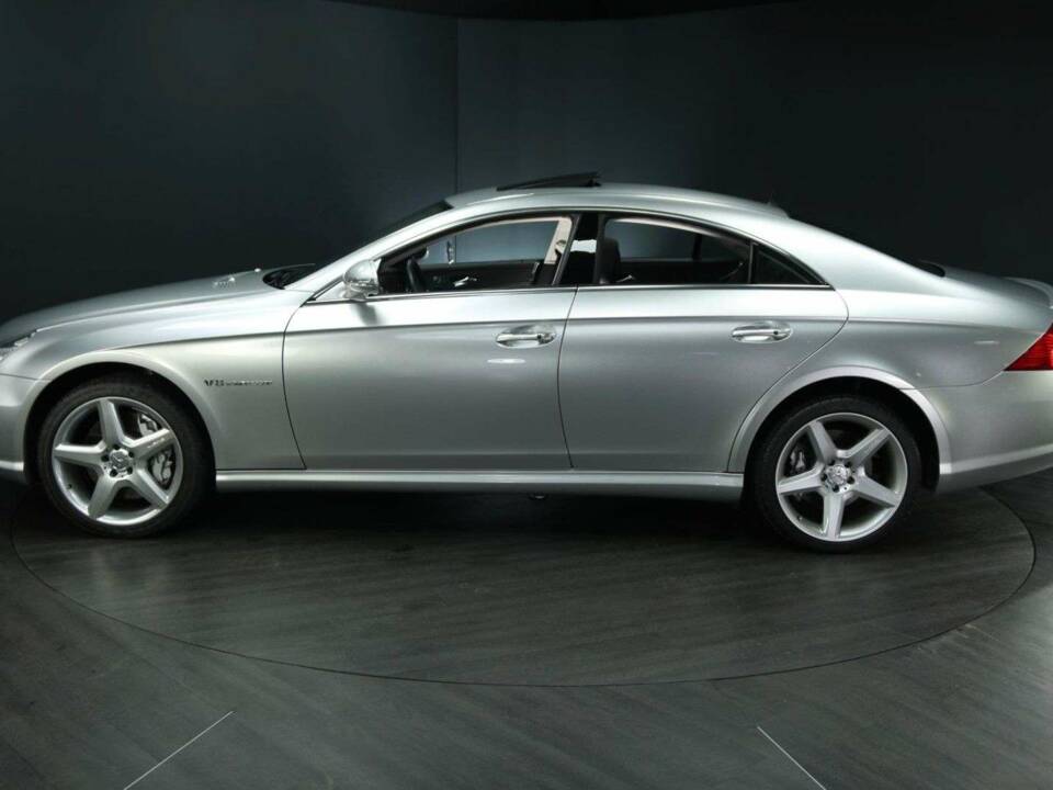 Image 3/30 de Mercedes-Benz CLS 55 AMG (2005)