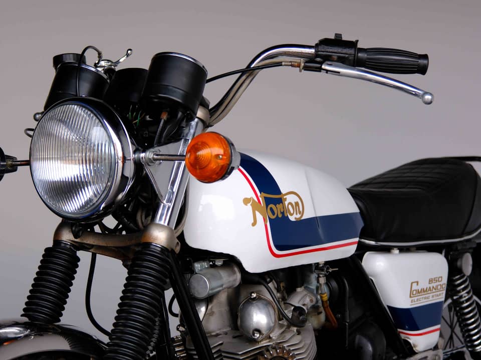 Image 33/83 of Norton 850 MKIII Roadster (1975)