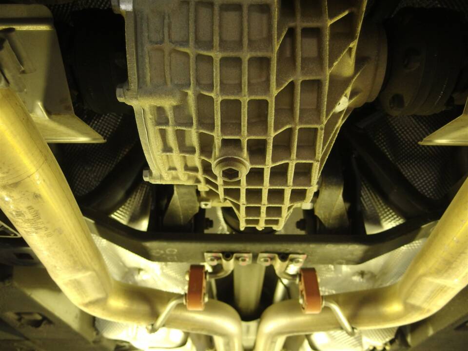 Image 95/99 of Maserati GranTurismo 4.2 (2008)