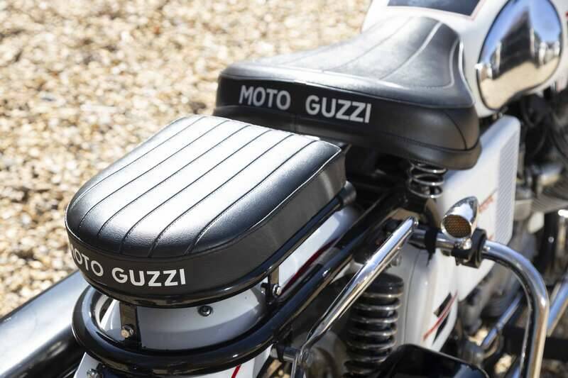Image 14/36 of Moto Guzzi V 7 Special (1970)