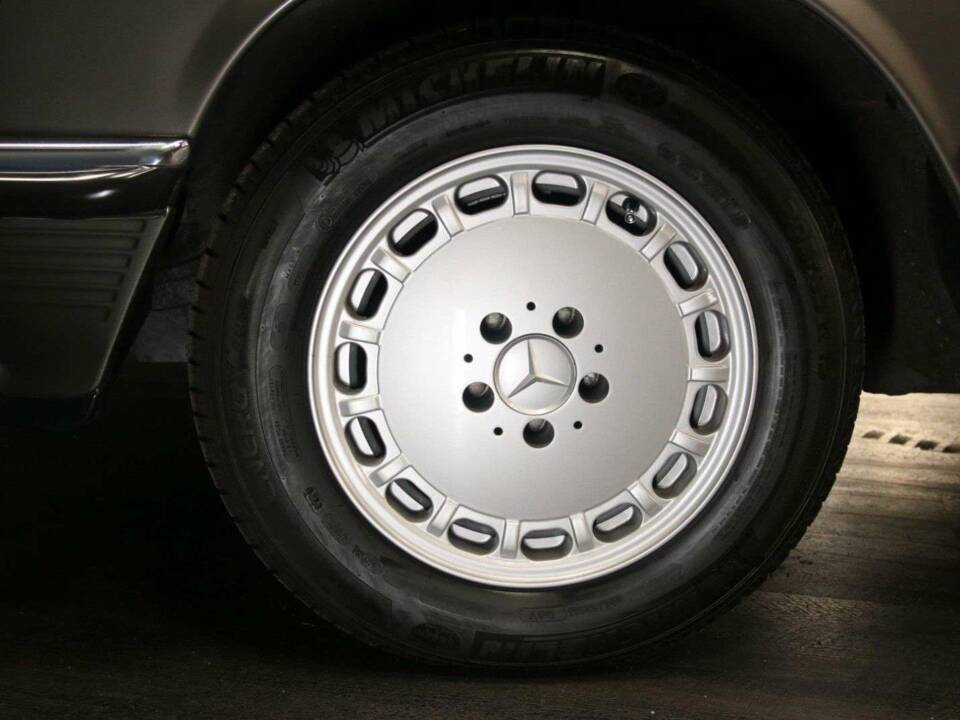 Image 48/50 de Mercedes-Benz 420 SL (1987)