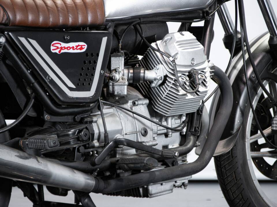 Bild 39/50 von Moto Guzzi V 35 III (1986)