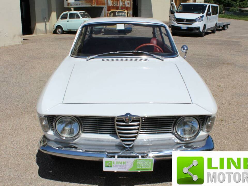 Image 2/10 de Alfa Romeo Giulia 1600 Sprint GT (1965)