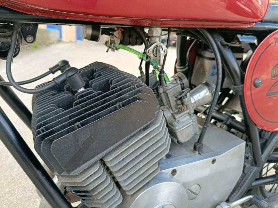 Immagine 30/45 di Moto Guzzi 254 (1976)