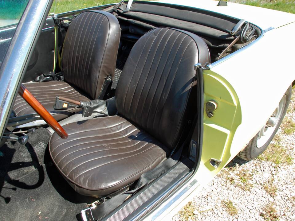 Image 10/24 of Alfa Romeo 1600 Spider (1976)