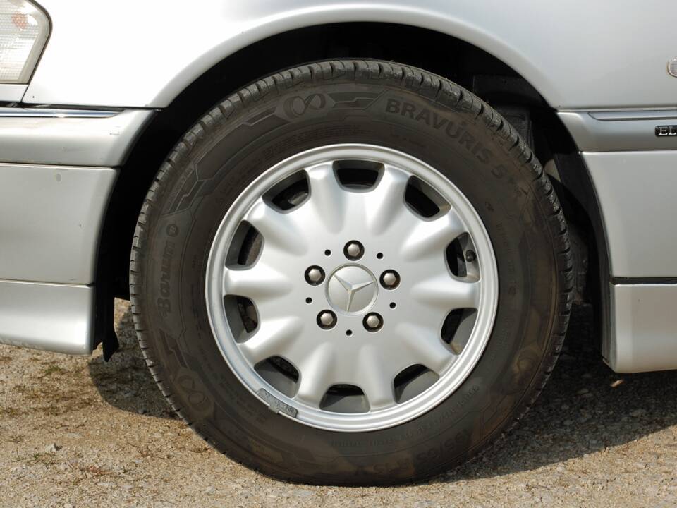 Bild 4/40 von Mercedes-Benz C 200 Kompressor (1997)